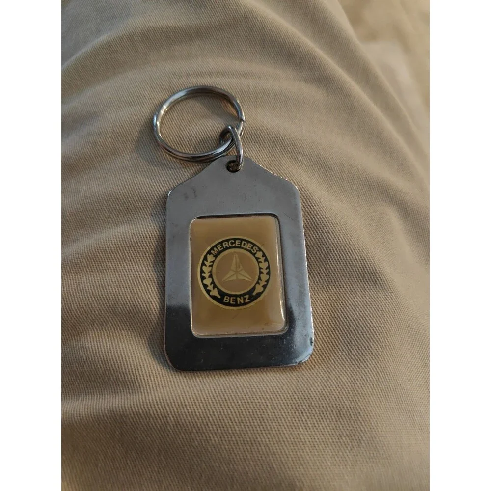 VINTAGE  “MERCEDES BENZ” METAL CAR KEYCHAIN/KEYRING/KEYFOB